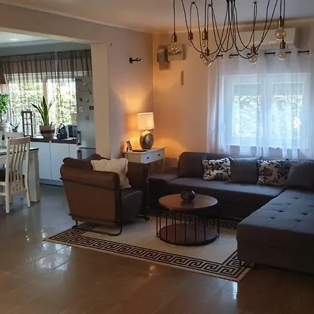 Vila Nina Villa *